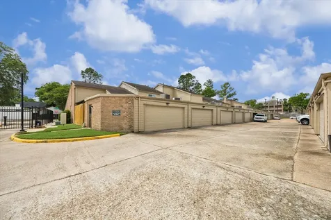 11840 Barryknoll Lane 8 Houston TX 77024