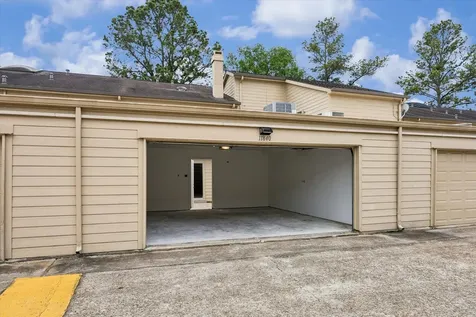 11840 Barryknoll Lane 8 Houston TX 77024
