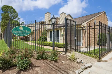 11840 Barryknoll Lane 8 Houston TX 77024