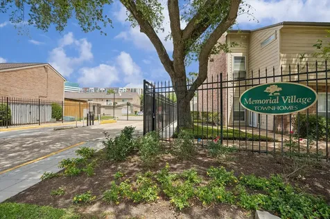 11840 Barryknoll Lane 8 Houston TX 77024