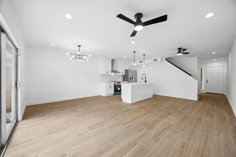11840 Barryknoll Lane 8 Houston TX 77024