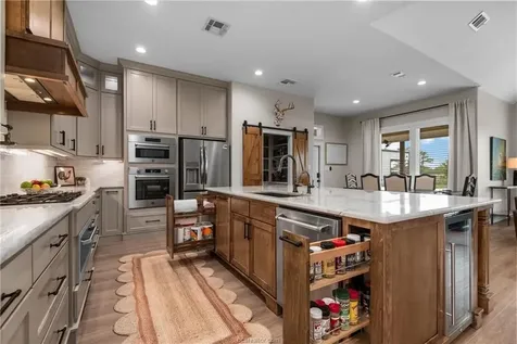 914 Axis Lane Franklin TX 77856