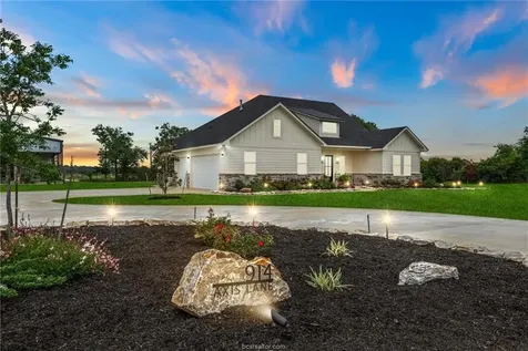 914 Axis Lane Franklin TX 77856