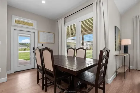 914 Axis Lane Franklin TX 77856