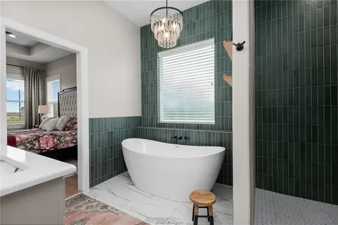 914 Axis Lane Franklin TX 77856