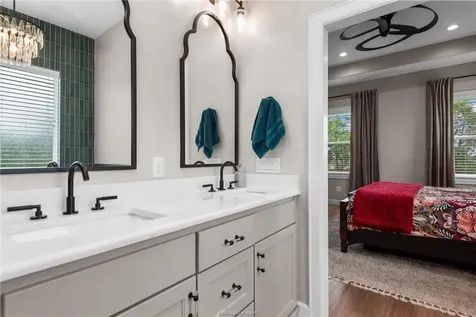 914 Axis Lane Franklin TX 77856