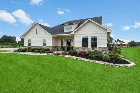 914 Axis Lane Franklin TX 77856