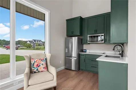 914 Axis Lane Franklin TX 77856