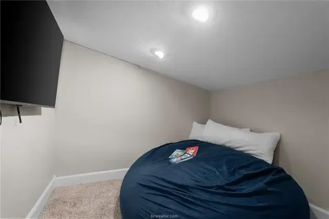 914 Axis Lane Franklin TX 77856