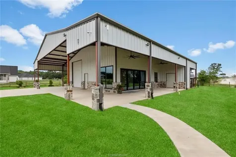 914 Axis Lane Franklin TX 77856