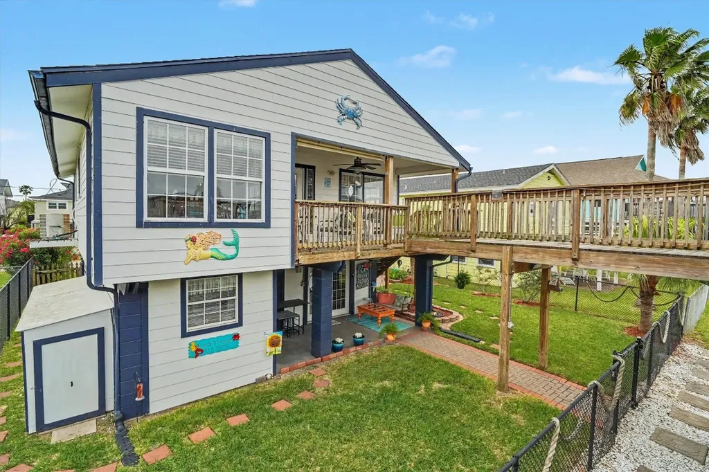 192 Barracuda Street Bayou Vista TX 77563