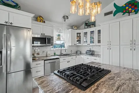 192 Barracuda Street Bayou Vista TX 77563