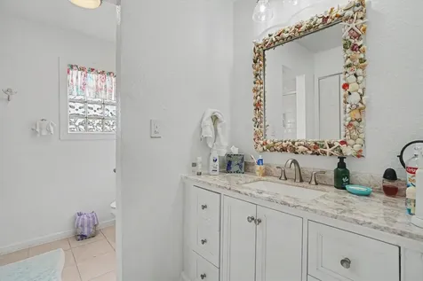 192 Barracuda Street Bayou Vista TX 77563