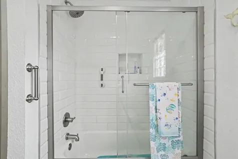 192 Barracuda Street Bayou Vista TX 77563