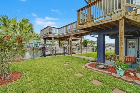 192 Barracuda Street Bayou Vista TX 77563