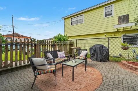 192 Barracuda Street Bayou Vista TX 77563