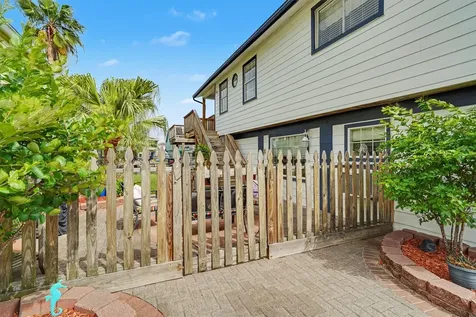192 Barracuda Street Bayou Vista TX 77563