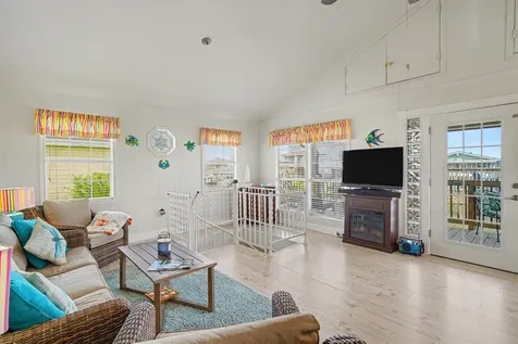192 Barracuda Street Bayou Vista TX 77563