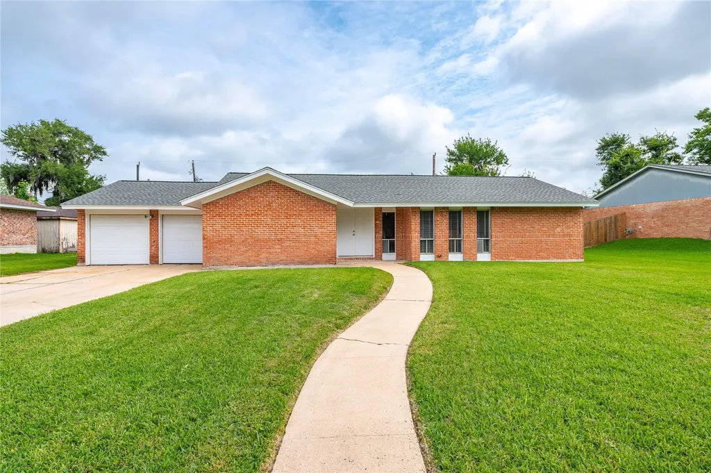 414 N Yaupon Street Richwood TX 77531