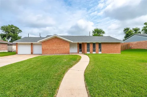 414 N Yaupon Street Richwood TX 77531