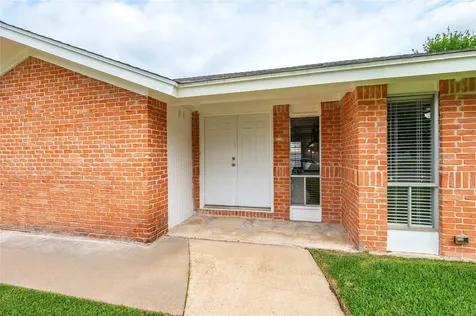 414 N Yaupon Street Richwood TX 77531