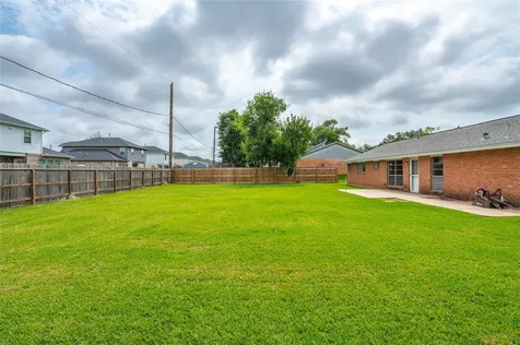 414 N Yaupon Street Richwood TX 77531