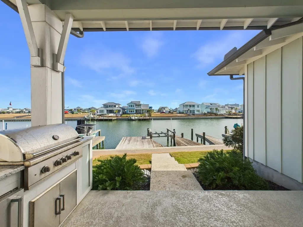 150 Foxtail Lane Rockport TX 78382