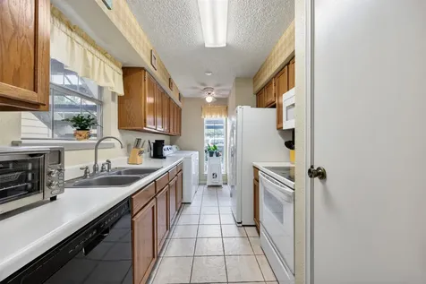 1515 Sandy Springs Road 3005 Houston TX 77042
