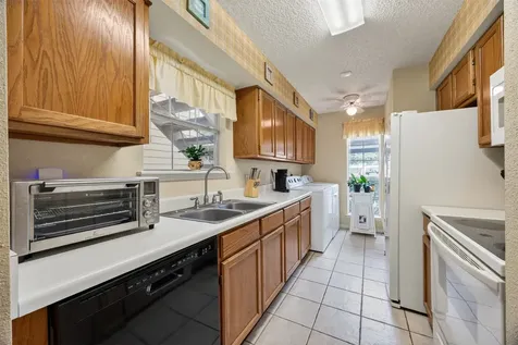 1515 Sandy Springs Road 3005 Houston TX 77042