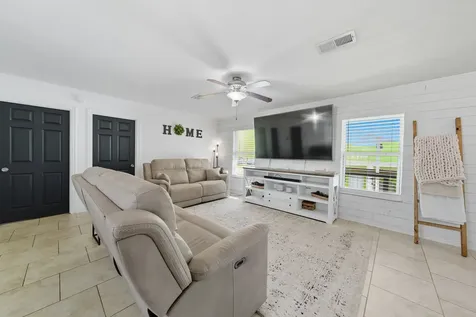 439 Pompano Street Bayou Vista TX 77563