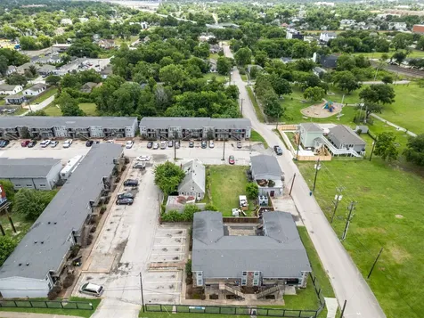 2007 Massie Street Houston TX 77026