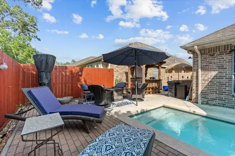 1607 S Primavera Drive Pearland TX 77581
