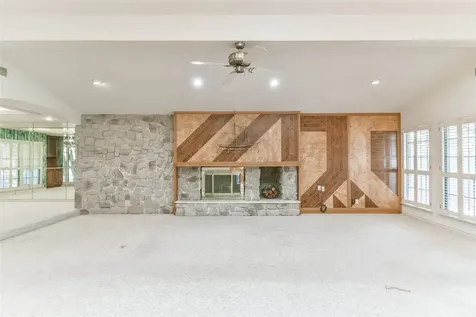 1 Cadena Court Galveston TX 77554