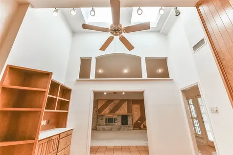 1 Cadena Court Galveston TX 77554