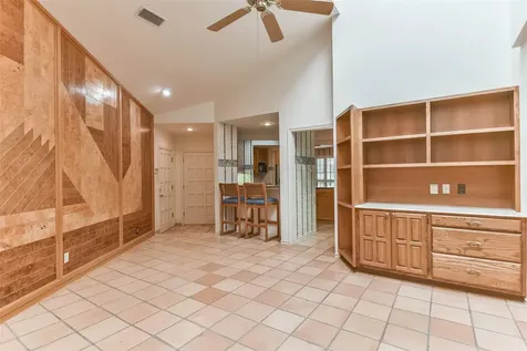 1 Cadena Court Galveston TX 77554