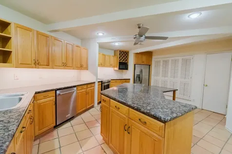 1 Cadena Court Galveston TX 77554