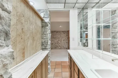 1 Cadena Court Galveston TX 77554
