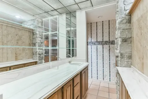 1 Cadena Court Galveston TX 77554