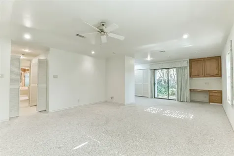 1 Cadena Court Galveston TX 77554