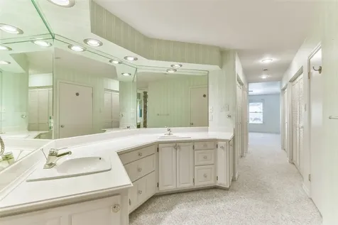 1 Cadena Court Galveston TX 77554