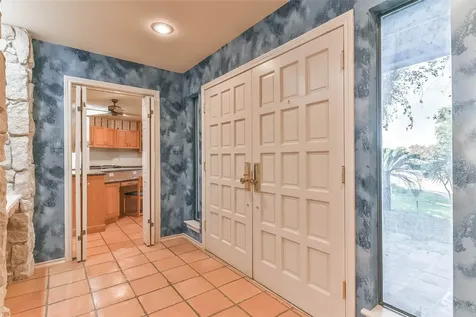 1 Cadena Court Galveston TX 77554