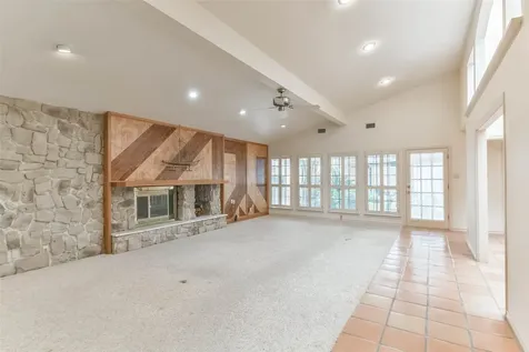 1 Cadena Court Galveston TX 77554