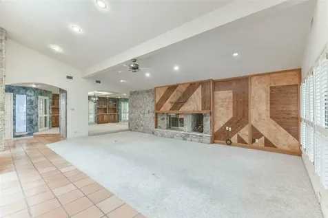 1 Cadena Court Galveston TX 77554