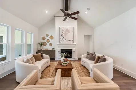 136 Grand View Huntsville TX 77340