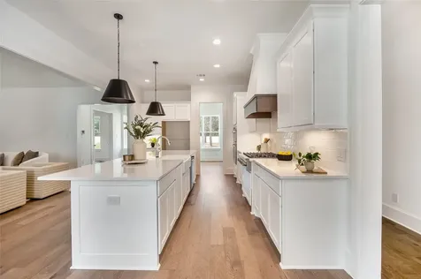 136 Grand View Huntsville TX 77340