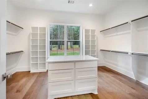 136 Grand View Huntsville TX 77340