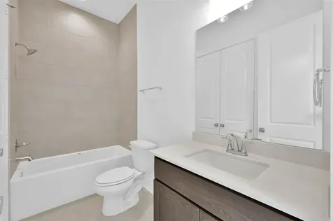 136 Grand View Huntsville TX 77340