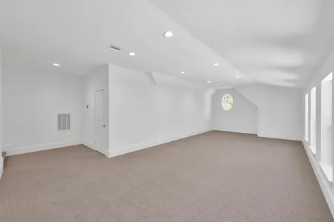 136 Grand View Huntsville TX 77340