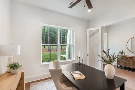 136 Grand View Huntsville TX 77340