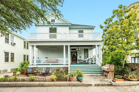 1619 Sealy Street Galveston TX 77550